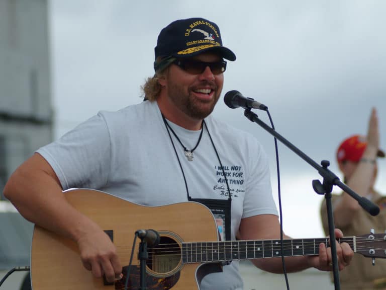 US Navy 050512 N 0962S 103 Two time consecutive Academy of Country Music Entertainer of the Year Toby Keith performs for Sailors aboard USS Austin LPH 4