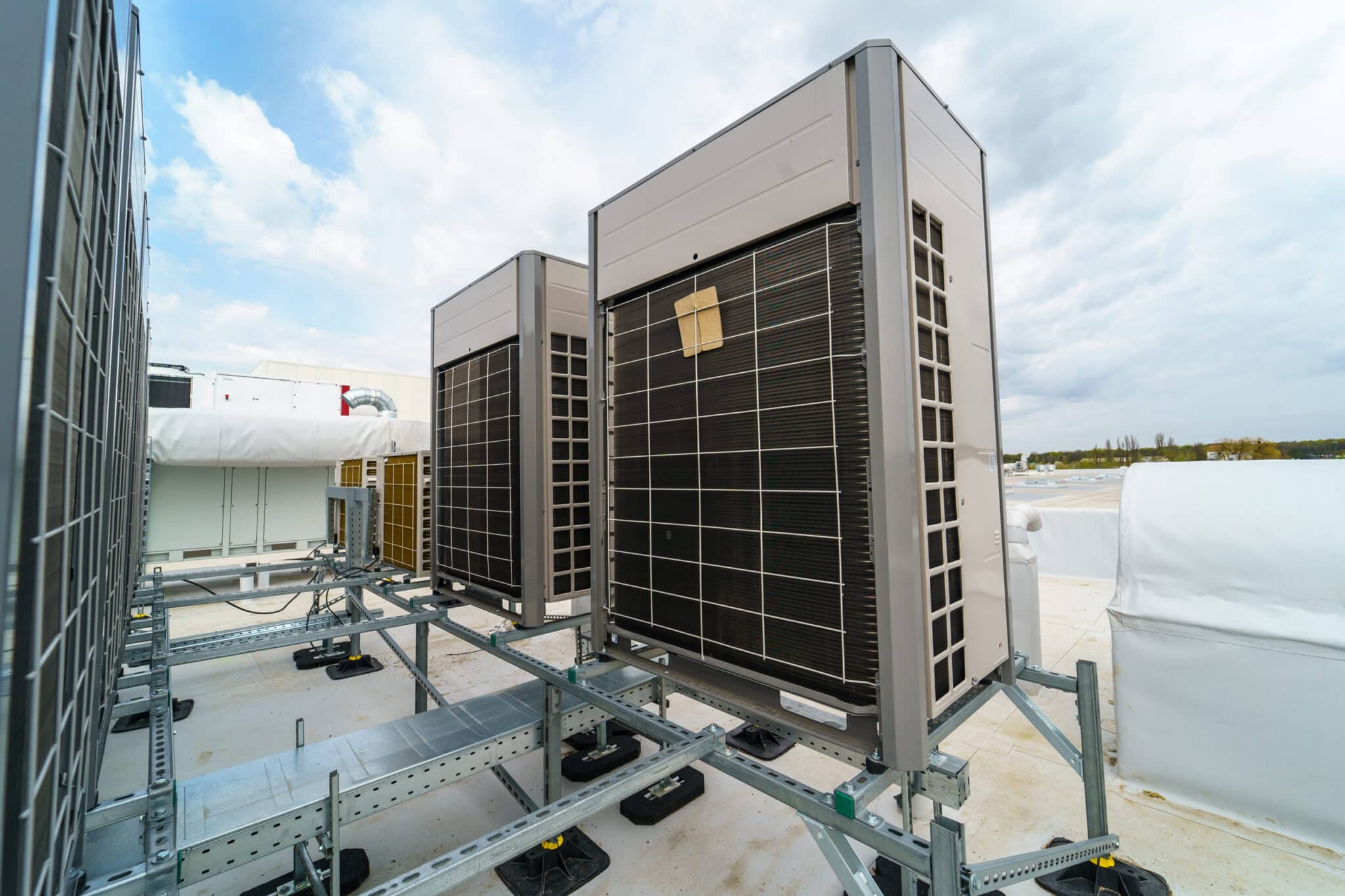 VRF outdoor unit installed on a Los Angeles commercial rooftop